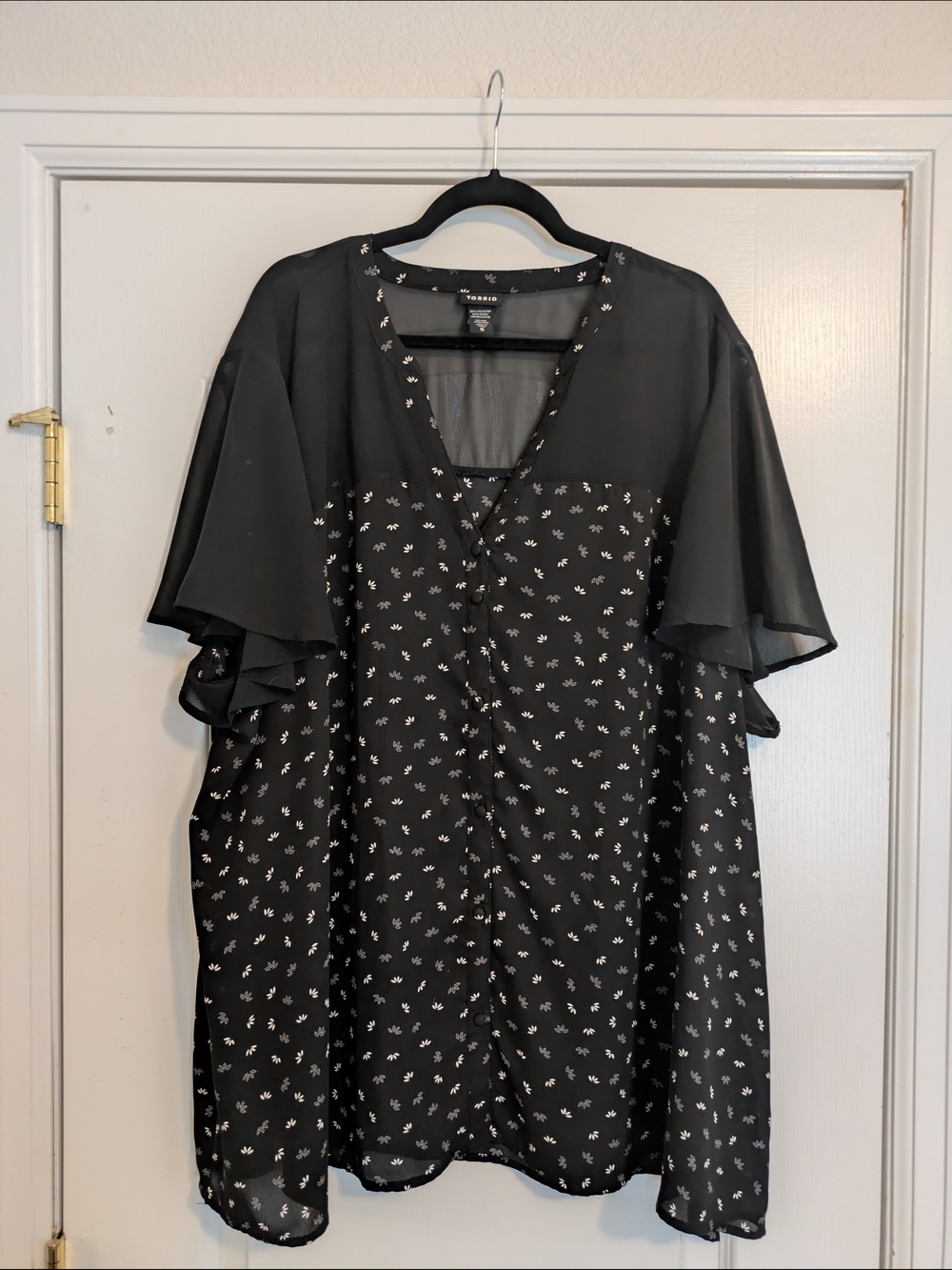 Torrid Black Floral Flutter Sleeve Blouse
